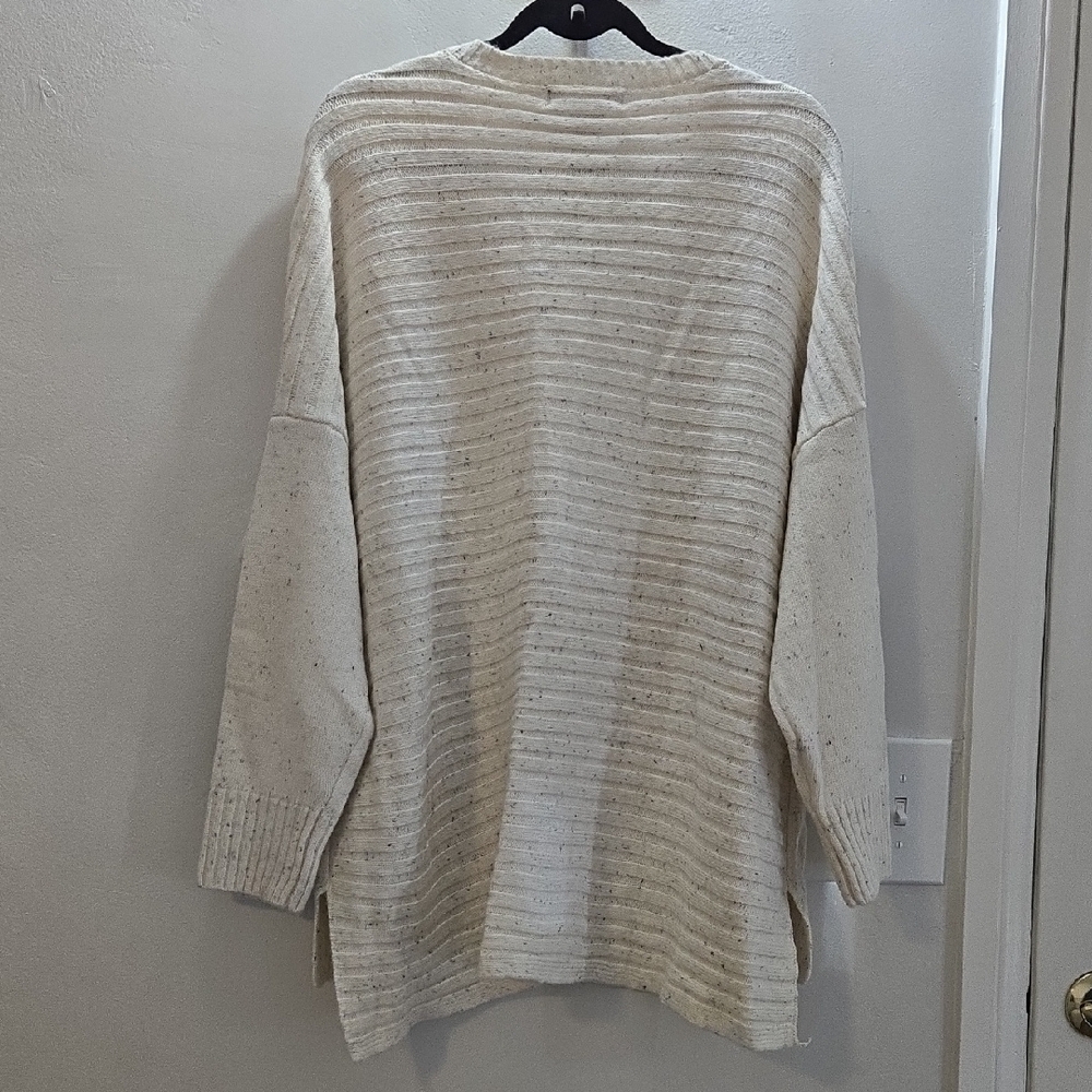 Tahari Cream V-Neck Sweater Size 2X - Picture 6 of 7